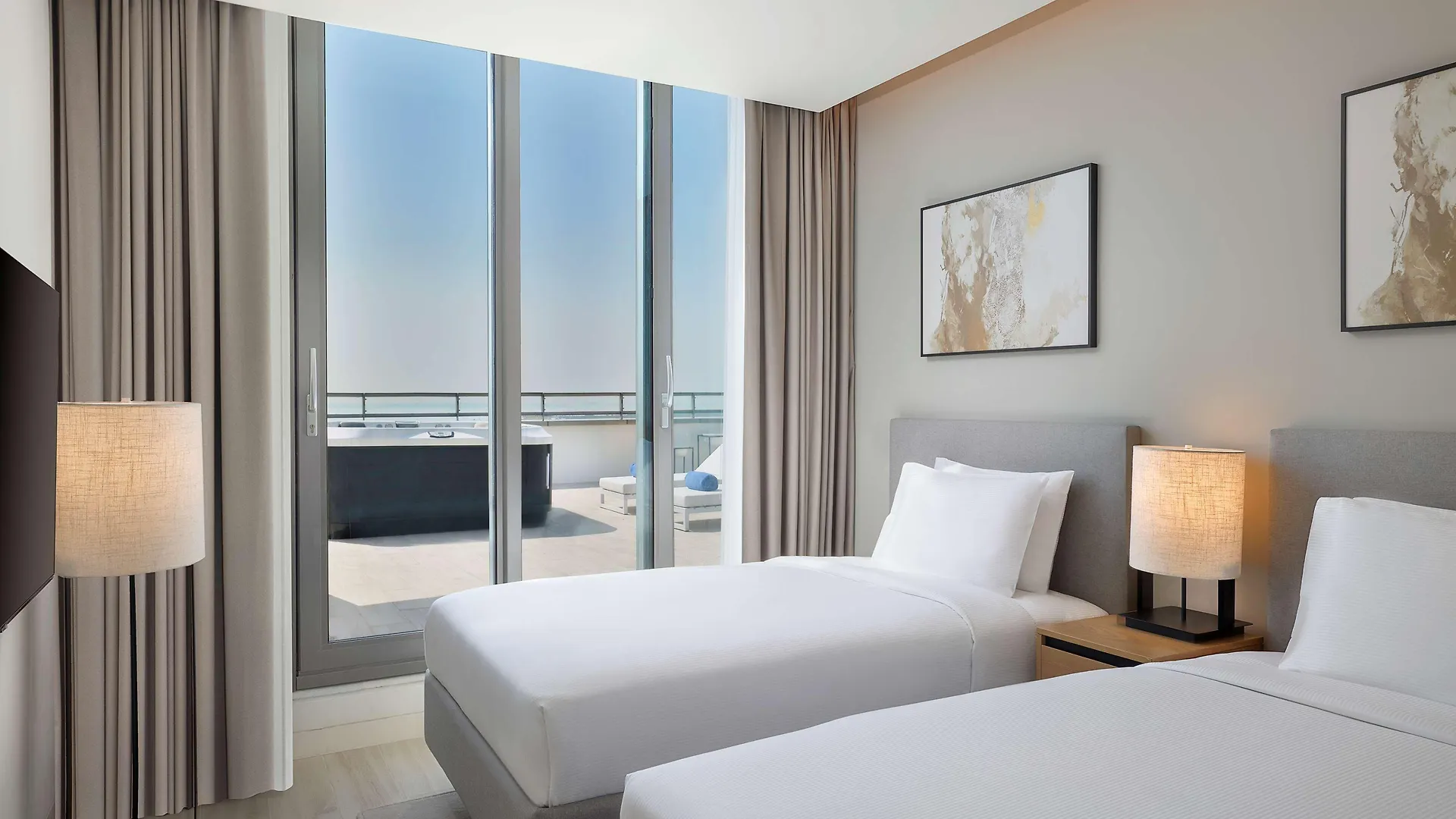 Doubletree By Hilton Abu Dhabi Yas Island Residences 4*,